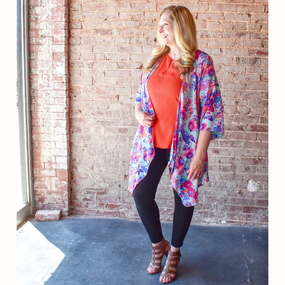 Plus Size Curvy (1X,3X) Floral Kimono
